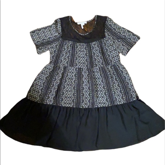 BCBGeneration Dresses & Skirts - BCBGeneration babydoll dress with lace size M